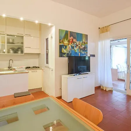 Holiday home Stunning In With Kitchen *
