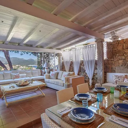 Stunning In With Kitchen Holiday home